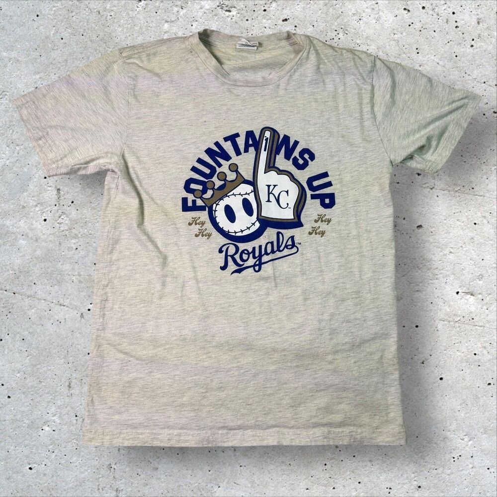 Charlie Hustle Kansas City Royals Fountains Up SGA T-Shirt Unisex Medium 2025